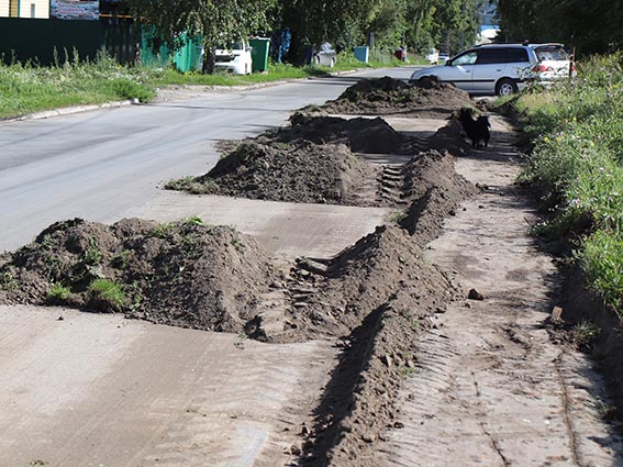 Началось строительство пешеходной дорожки по улице Нахимова